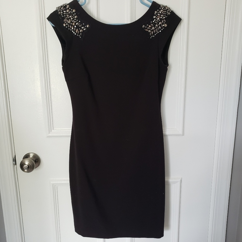 Zara little black dress Size : L